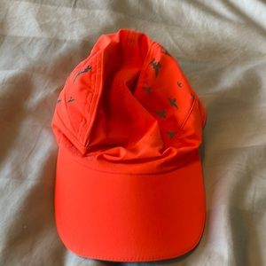 Oiselle hat